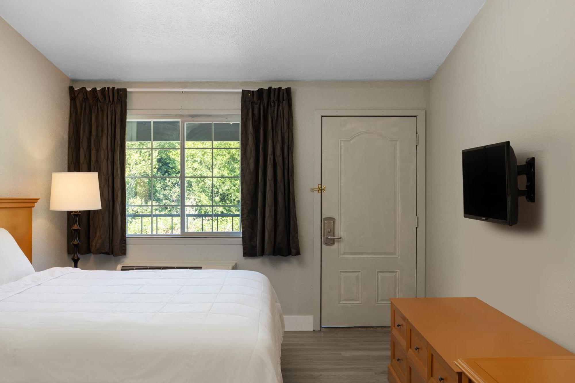 Ocean Inn & Suites Абърдийн Екстериор снимка