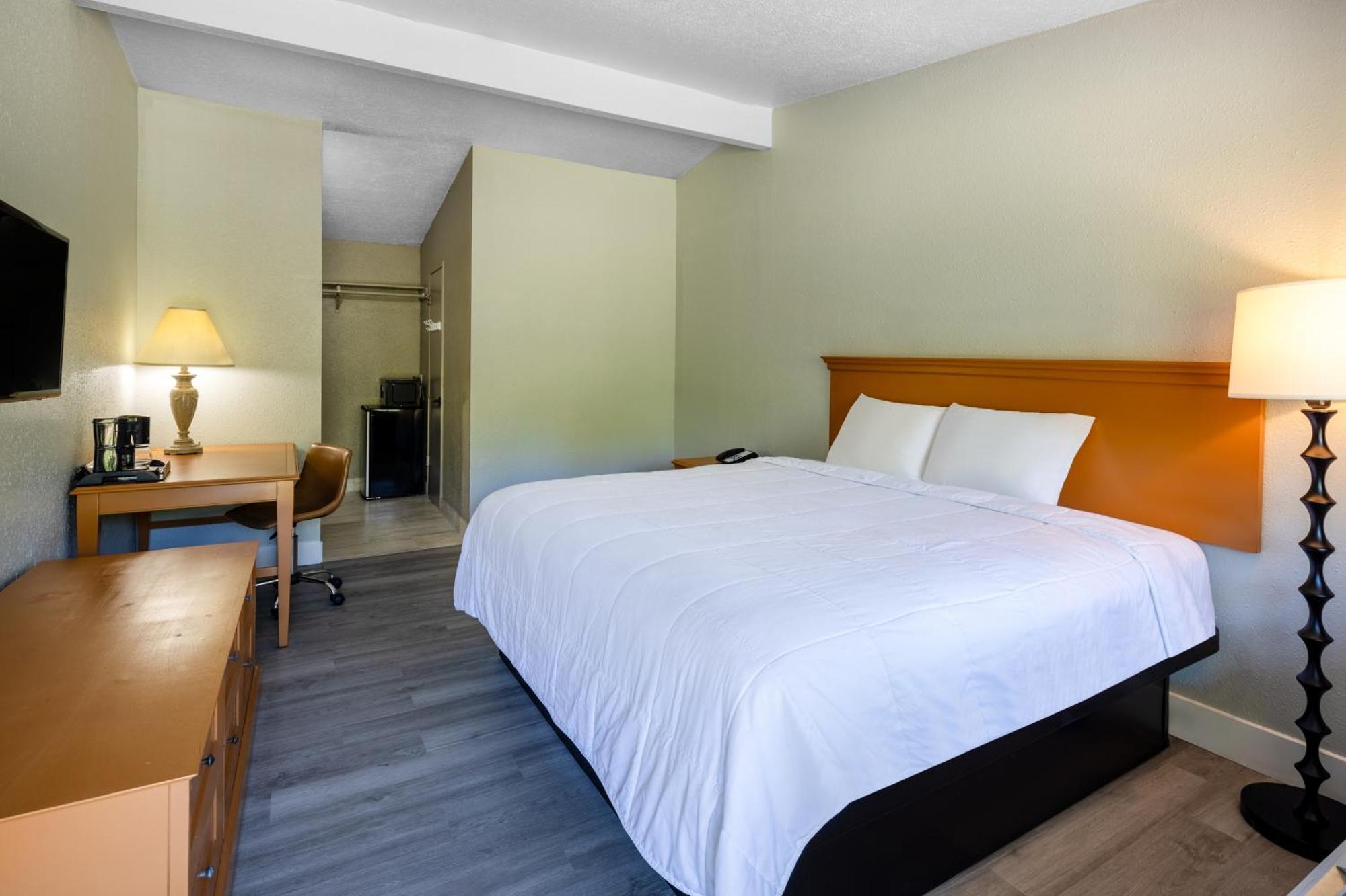 Ocean Inn & Suites Абърдийн Екстериор снимка
